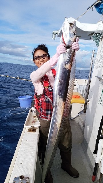 タチウオ の釣果 16年11月5日 真生丸 沖縄 都屋漁港 釣割