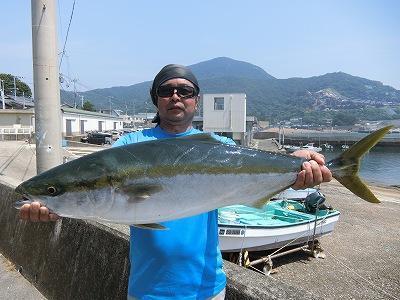 ブリ86cm 1匹 の釣果 18年7月16日 上野渡船 Bluewater 和歌山 大引港 船釣り予約 キャスティング船釣り予約