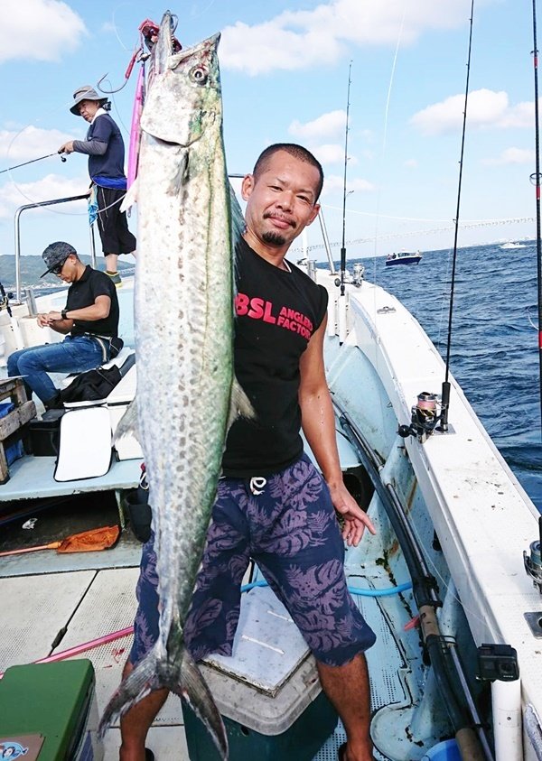 メジロ63cm 3匹 の釣果 19年9月16日 リタックル 兵庫 明石港 釣り船予約 釣割