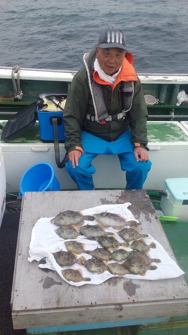 カワハギ26cm 16匹 の釣果 19年11月13日 萬司郎丸 神奈川 片瀬漁港 釣り船予約 釣割