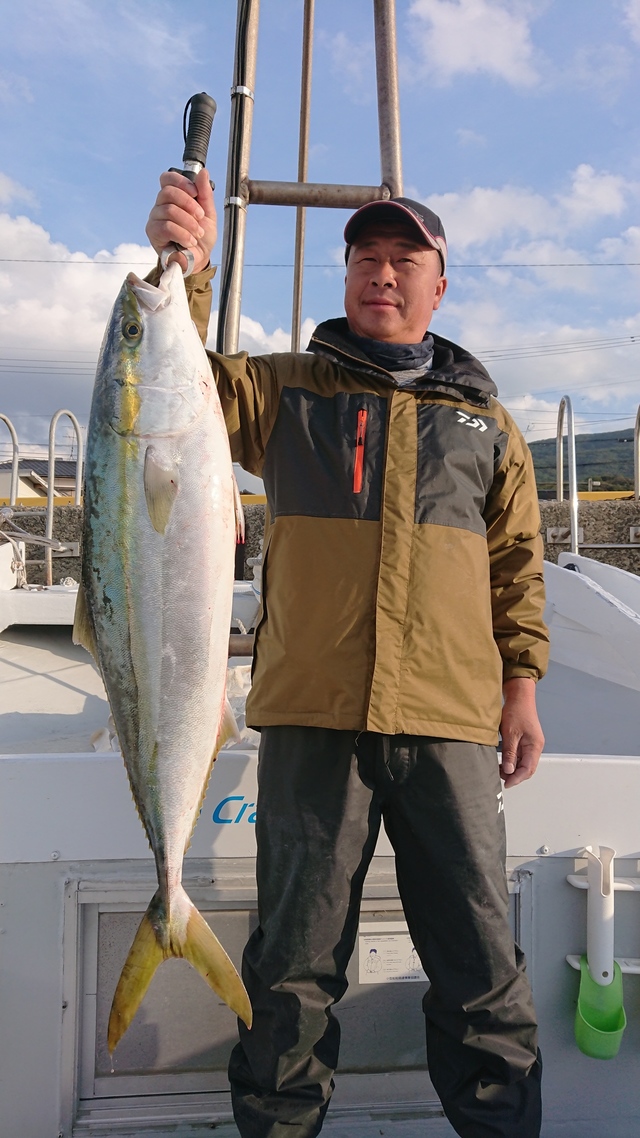 ヤズ8 00kg 1匹 の釣果 19年12月14日 大吉丸 長崎 深堀漁港 釣り船予約 釣割