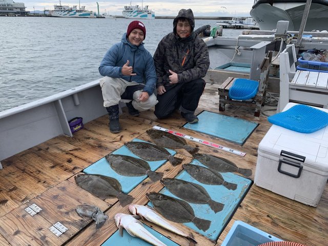 ヒラメ 4匹 の釣果 年1月18日 海王丸 愛知 片名漁港 釣り船予約 釣割