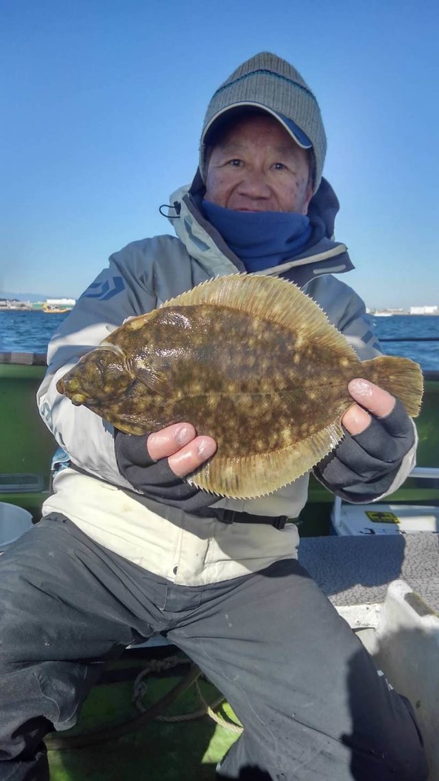 ヒラメ46cm の釣果 年2月11日 ミナミ釣船 東京 六郷水門 釣り船予約 釣割