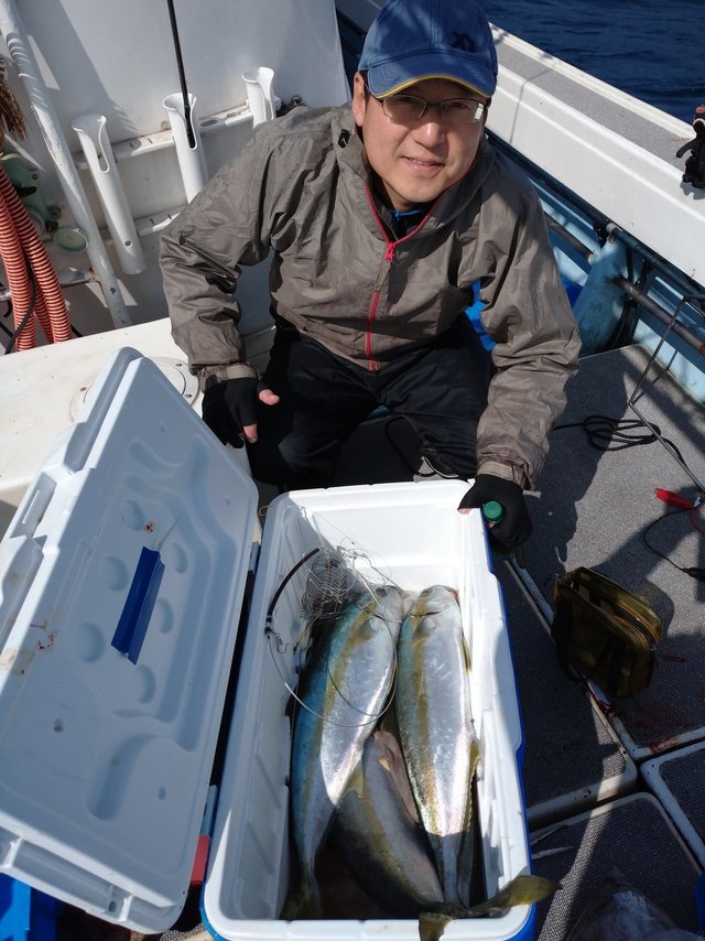 ヒラマサ10 00kg 10匹 の釣果 年2月15日 明石丸 福岡 神湊港 釣り船予約 釣割