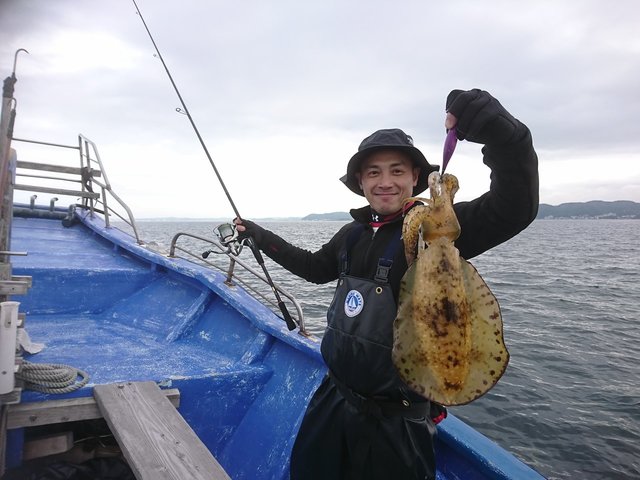 アオリイカ0 80kg 1匹 の釣果 年5月23日 道乗丸 神奈川 長井荒崎漁港 釣り船予約 釣割