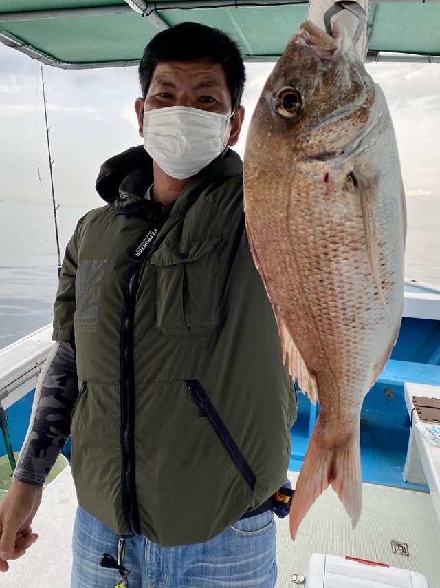 アジ28cm 8匹 の釣果 年6月28日 春日丸 大阪 谷川港 釣割