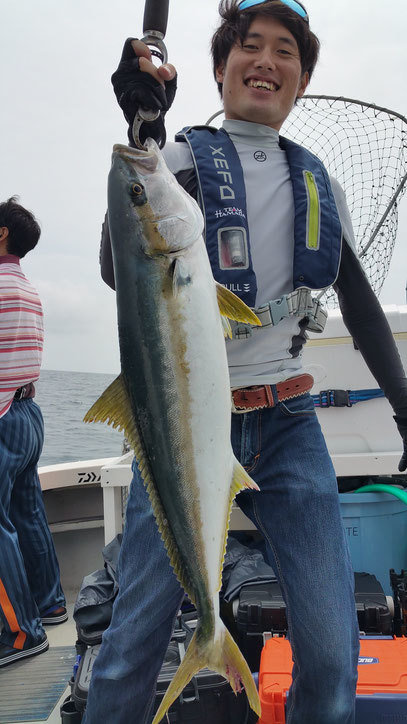 ヒラ6 00kg 15匹 の釣果 年7月18日 Gate 福岡 姪浜漁港 釣り船予約 釣割