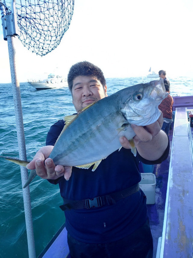 シマアジ の釣果 年8月12日 春栄丸 千葉 大原港 釣割