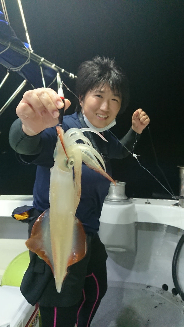 ヤリイカ 40匹 の釣果 年8月15日 宝生丸 福岡 大里漁港 釣割