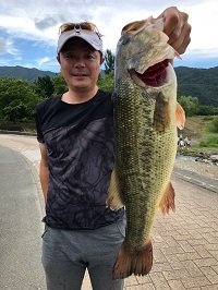 ブラックバス53cm 5匹 の釣果 2020年9月9日 ボートハウス ハワイ 山梨 河口湖 釣割