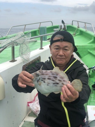 カワハギ31cm 8匹 の釣果 年9月27日 弁天屋 神奈川 金沢八景瀬戸橋 釣り船予約 釣割