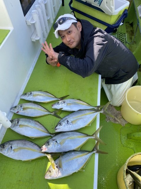 シマアジ3 50kg 8匹 の釣果 年10月25日 松栄丸 千葉 釣割