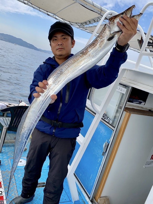 タチウオ127cm 77匹 の釣果 年10月28日 春日丸 大阪 谷川港 釣り船予約 釣割