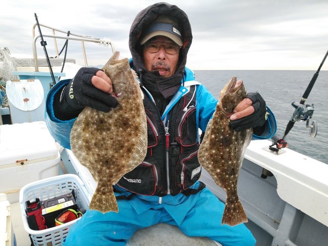 ヒラメ62cm 5匹 の釣果 年12月2日 岡安丸 愛知 神島 釣割