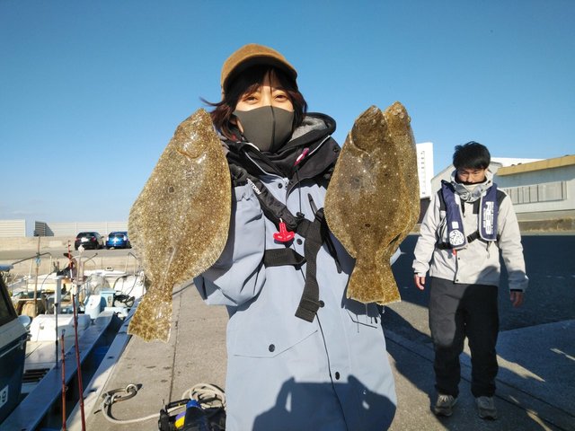 ヒラメ54cm 18匹 の釣果 年12月5日 岡安丸 愛知 神島 釣割