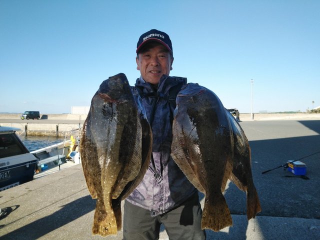 ヒラメ54cm 18匹 の釣果 年12月5日 岡安丸 愛知 神島 釣割