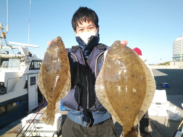 ヒラメ54cm 18匹 の釣果 年12月5日 岡安丸 愛知 神島 釣割