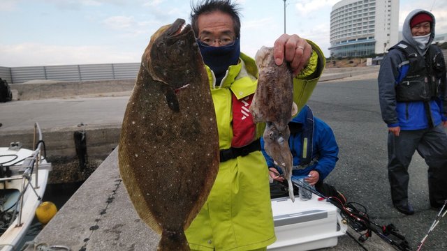 ヒラメ66cm 3匹 の釣果 21年1月16日 岡安丸 愛知 神島 釣割