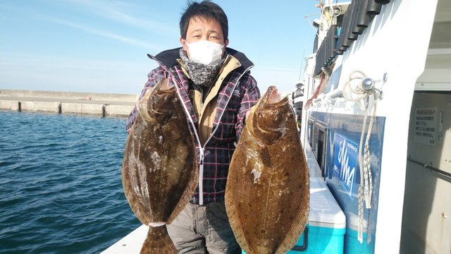 ヒラメ70cm 2匹 の釣果 21年2月10日 岡安丸 愛知 神島 釣割