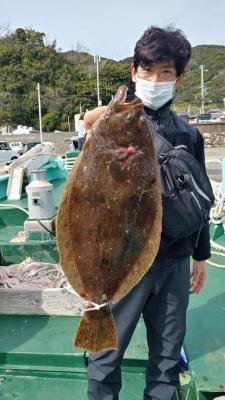 ヒラメ の釣果 21年3月4日 ビッグ秀丸 和歌山 大引港 釣り船予約 釣割