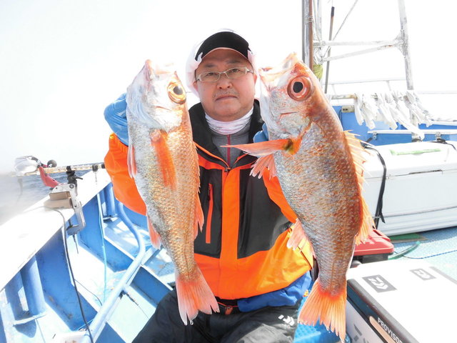 アカムツ45cm 10匹 の釣果 21年4月1日 浜茄子丸 茨城 波崎港 釣割