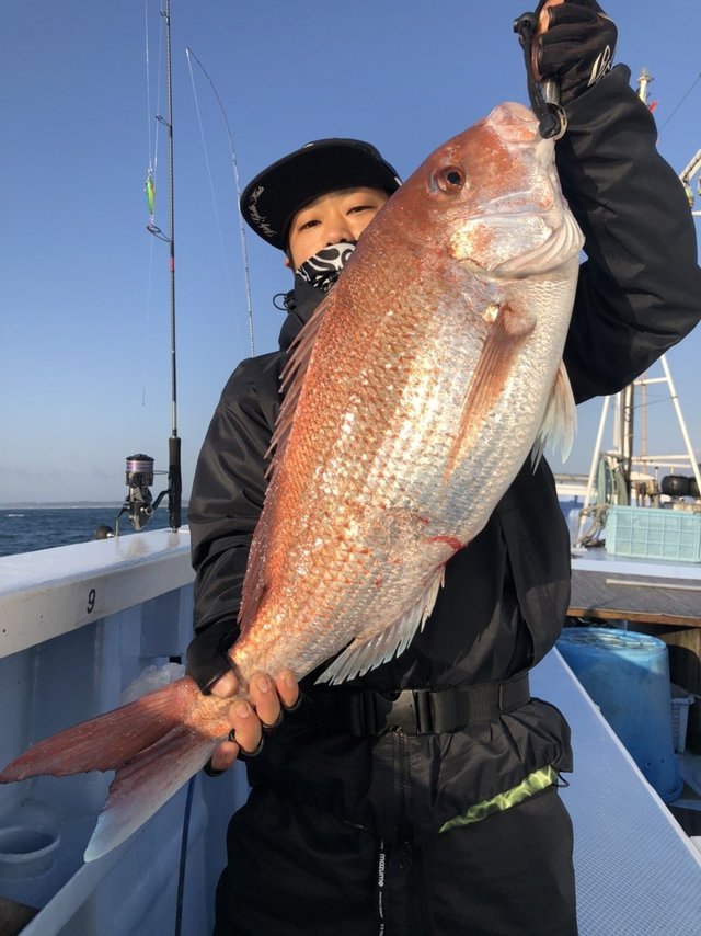 マダイ5 00kg 3匹 の釣果 21年4月18日 幸栄丸 茨城 鹿嶋旧港 船釣り予約 キャスティング船釣り予約