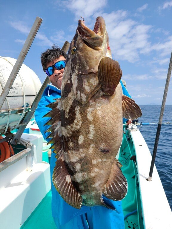 モロコ100cm 1匹 の釣果 21年4月27日 重郎平丸 静岡 釣割