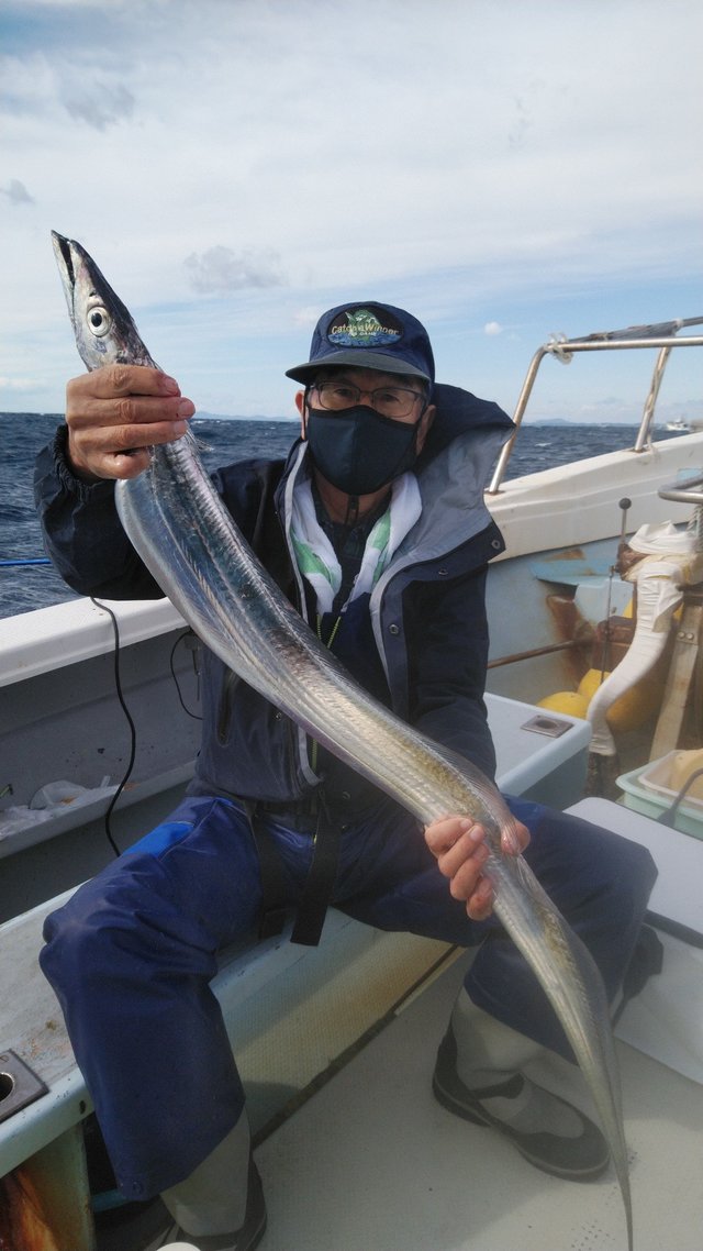 タチウオ 26匹 の釣果 21年11月12日 岡安丸 愛知 神島 釣割