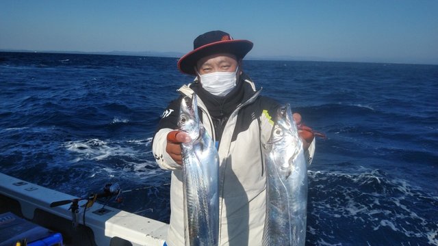 タチウオ 37匹 の釣果 21年11月15日 岡安丸 愛知 神島 釣割