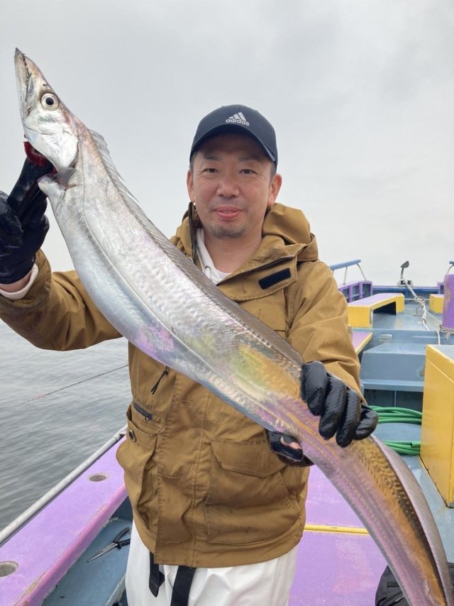 タチウオ110cm 7匹 の釣果 22年5月17日 つり幸 神奈川 釣割