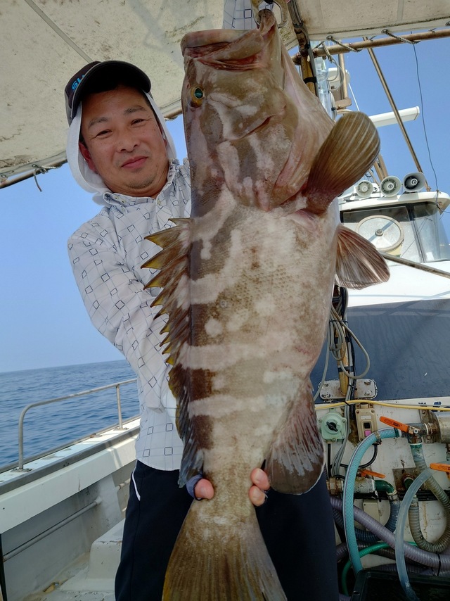 アラ9 00kg 2匹 の釣果 22年7月27日 第八春日丸 福岡 キャスティング船釣り予約