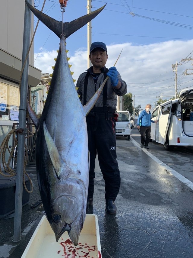 キハダ57.00kg！1匹！の釣果｜2022年11月5日｜ちがさき丸（神奈川/茅ヶ崎港）｜船釣り予約｜キャスティング船釣り予約