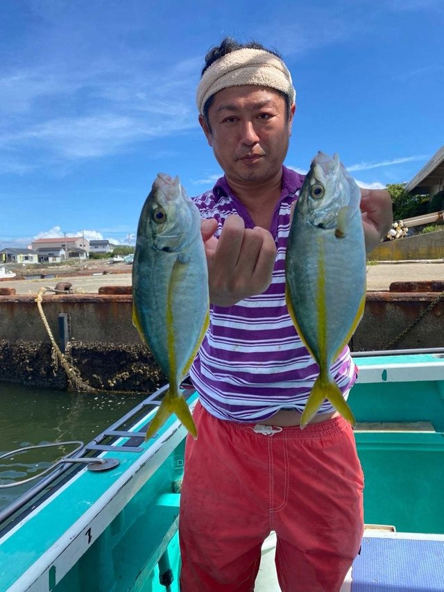 シマアジ